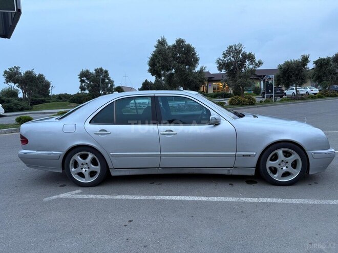 Mercedes E 320 2001, 404,000 km - 3.2 l - Bakı