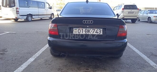 Audi A4 1997, 290,000 km - 1.8 l - Bakı