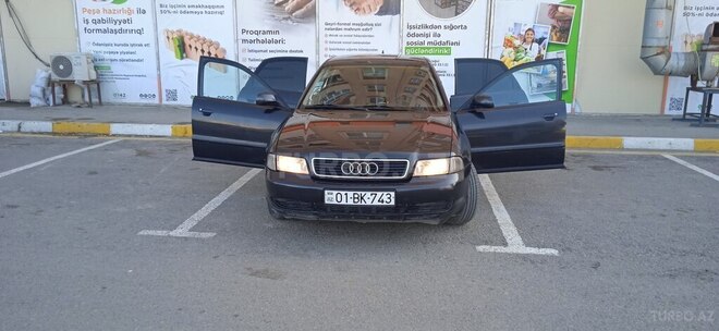 Audi A4 1997, 290,000 km - 1.8 l - Bakı