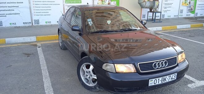 Audi A4 1997, 290,000 km - 1.8 l - Bakı