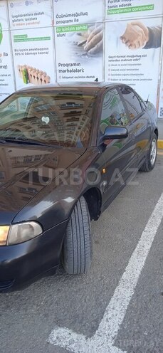 Audi A4 1997, 290,000 km - 1.8 l - Bakı