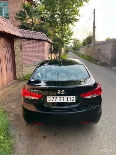 Hyundai Elantra 2013, 100,000 km - 1.8 l - Masallı