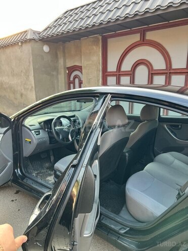 Hyundai Elantra 2013, 100,000 km - 1.8 l - Masallı