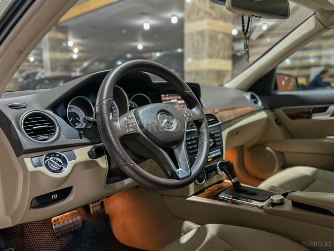 Mercedes C 250-11