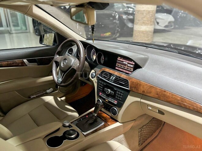 Mercedes C 250-10