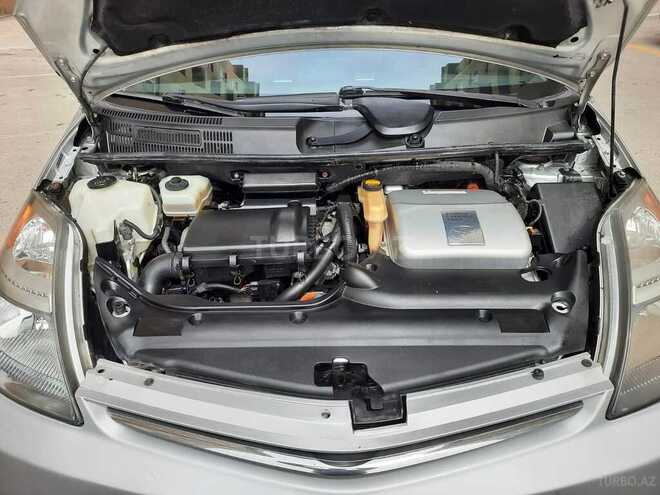 Toyota Prius-7