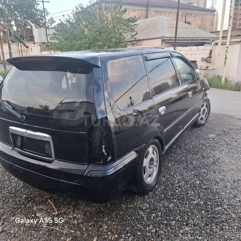Mitsubishi Chariot 2002, 350,000 km - 2.4 l - Bakı