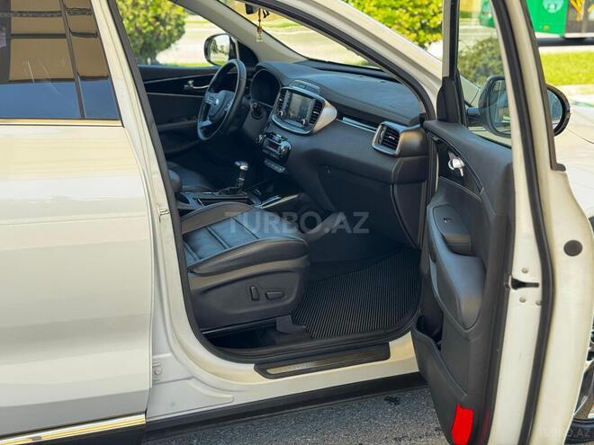 Kia Sorento-12
