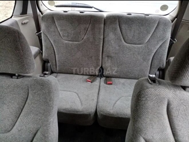 Mitsubishi Chariot 2002, 350,000 km - 2.4 l - Bakı
