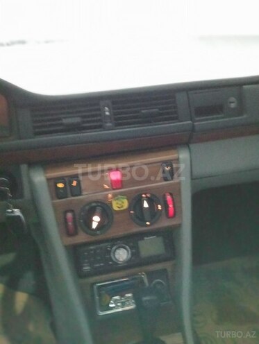 Mercedes E 200 1992, 310,000 km - 2.0 l - Bakı