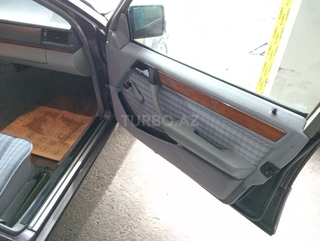 Mercedes E 200 1992, 310,000 km - 2.0 l - Bakı