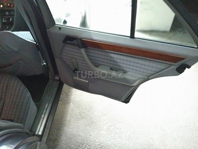 Mercedes E 200 1992, 310,000 km - 2.0 l - Bakı