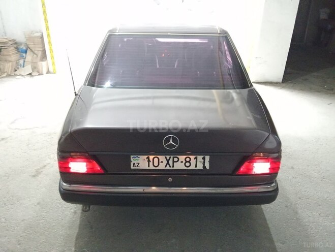Mercedes E 200 1992, 310,000 km - 2.0 l - Bakı
