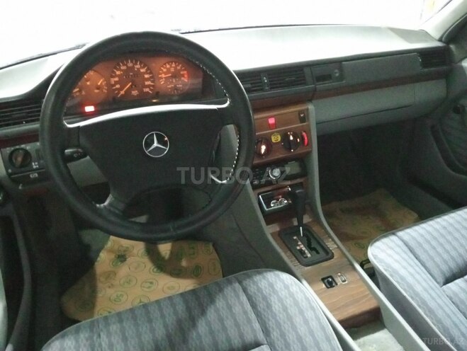 Mercedes E 200 1992, 310,000 km - 2.0 l - Bakı