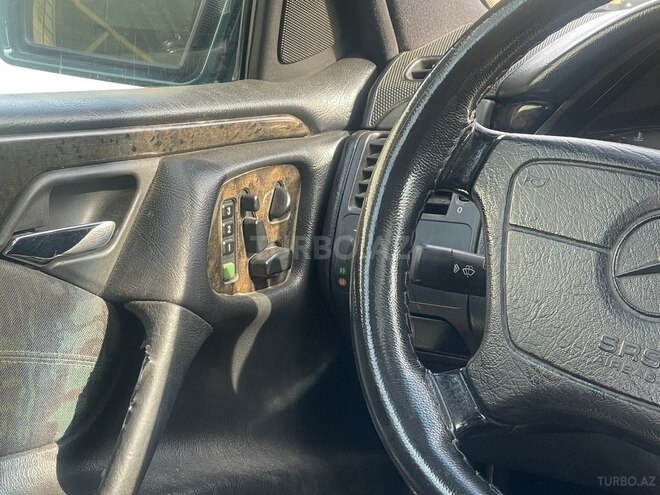 Mercedes E 240 1997, 317,445 km - 2.4 l - Bakı