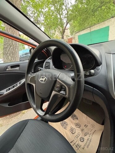 Hyundai Accent 2015, 151,278 km - 1.6 л - Bakı