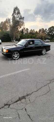 Mercedes E 250 1993, 333,000 km - 2.5 l - Sumqayıt
