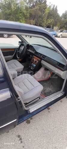 Mercedes E 250 1993, 333,000 km - 2.5 l - Sumqayıt