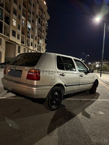 Volkswagen Golf 1997, 200,000 km - 2.0 l - Sumqayıt