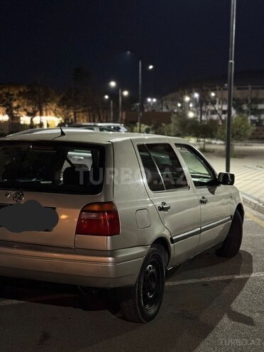 Volkswagen Golf 1997, 200,000 km - 2.0 l - Sumqayıt