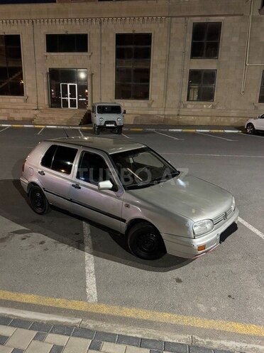 Volkswagen Golf 1997, 200,000 km - 2.0 l - Sumqayıt