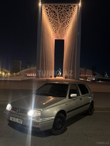 Volkswagen Golf 1997, 200,000 km - 2.0 l - Sumqayıt