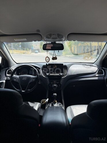 Hyundai Santa Fe-8