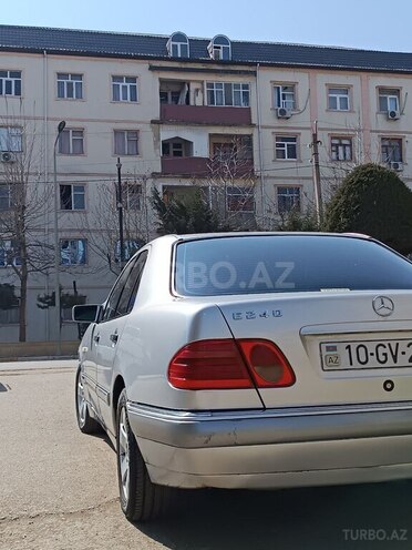 Mercedes E 240 1999, 300,000 km - 2.4 l - Masallı