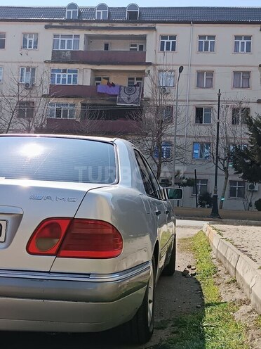 Mercedes E 240 1999, 300,000 km - 2.4 l - Masallı