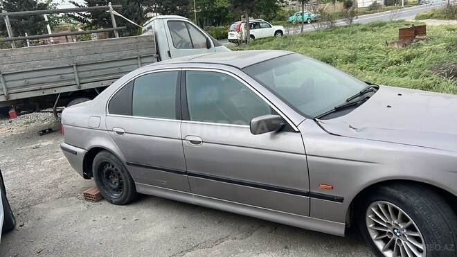 BMW 523 1997, 320,000 km - 2.5 l - Bakı