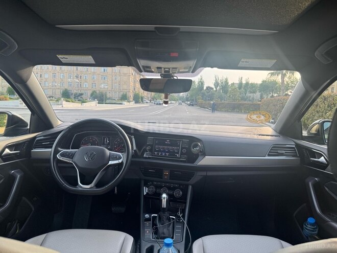 Volkswagen Jetta-8