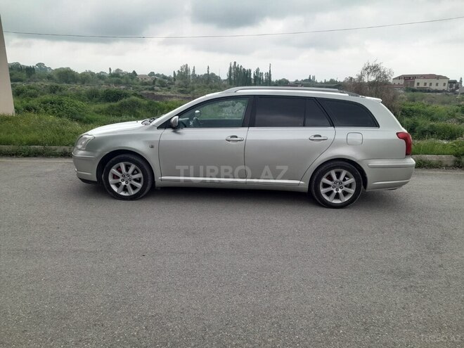 Toyota Avensis 2004, 295,467 km - 2.0 л - Quba