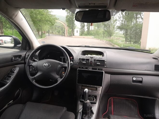 Toyota Avensis 2004, 295,467 km - 2.0 л - Quba
