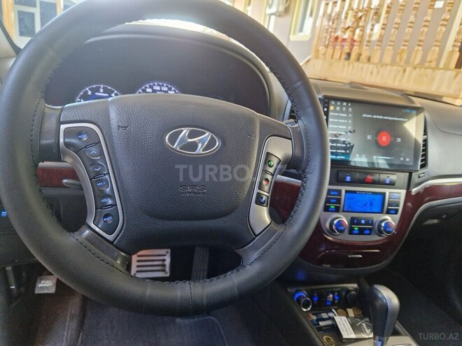 Hyundai Santa Fe 2010, 235,000 km - 2.0 l - Qazax