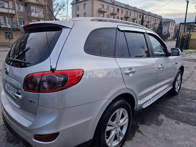 Hyundai Santa Fe 2010, 235,000 km - 2.0 l - Qazax