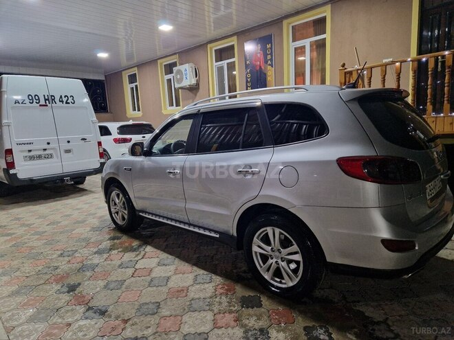 Hyundai Santa Fe 2010, 235,000 km - 2.0 l - Qazax