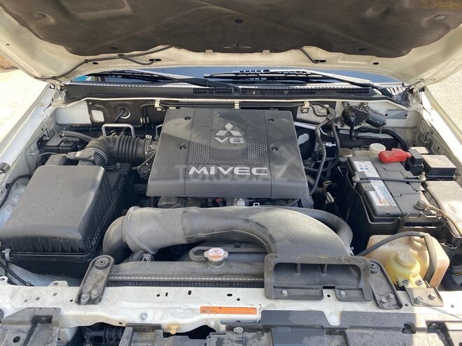 Mitsubishi Pajero 2007, 191,600 km - 3.8 l - Bakı