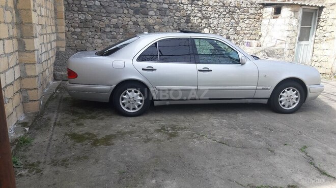 Mercedes E 230 1997, 377,500 km - 2.3 l - Göyçay