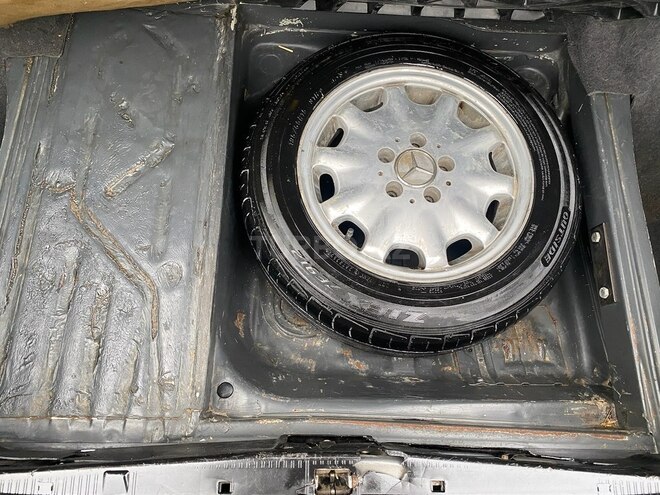 Mercedes E 230 1989, 258,666 km - 2.3 l - Bakı