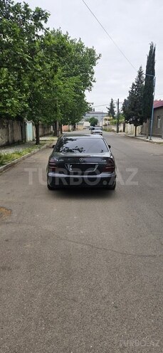 Mercedes E 220 d 2002, 345,678 km - 2.2 l - Tovuz