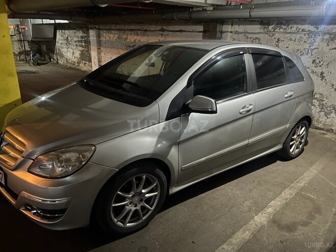 Mercedes B 180 2011, 152,629 km - 1.7 l - Bakı