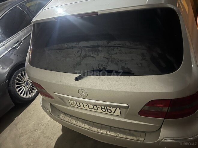 Mercedes B 180 2011, 152,629 km - 1.7 l - Bakı