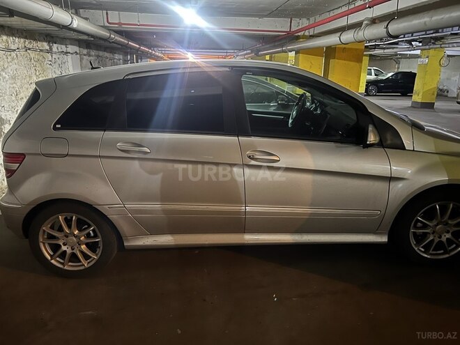 Mercedes B 180 2011, 152,629 km - 1.7 l - Bakı
