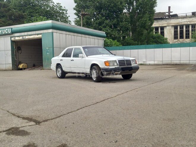 Mercedes E 200 d 1989, 540,987 km - 2.0 l - Masallı