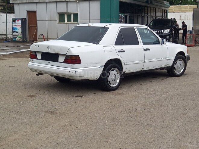 Mercedes E 200 d 1989, 540,987 km - 2.0 l - Masallı