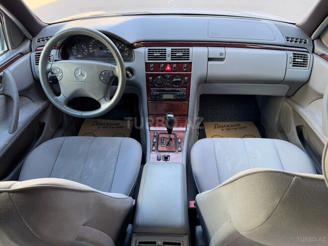 Mercedes E 220 d 1999, 218,000 km - 2.2 л - Gəncə