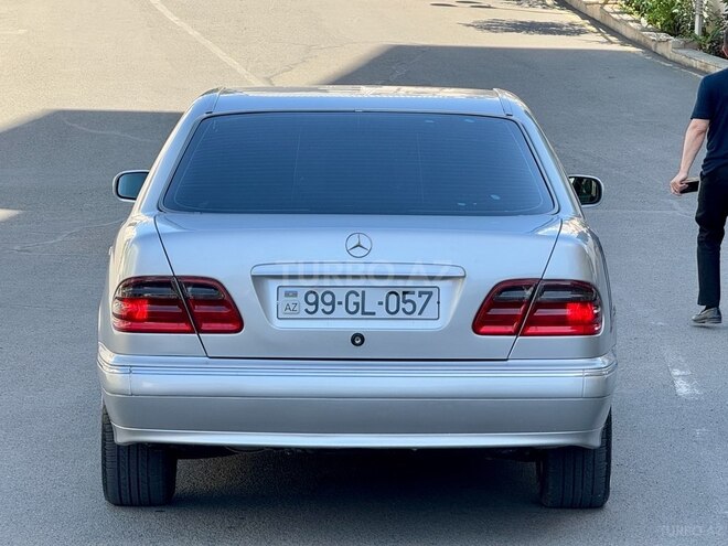 Mercedes E 220 d 1999, 218,000 km - 2.2 л - Gəncə