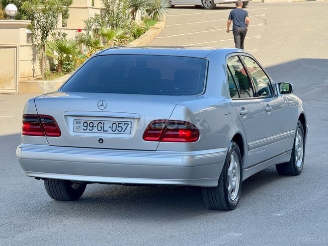 Mercedes E 220 d 1999, 218,000 km - 2.2 л - Gəncə