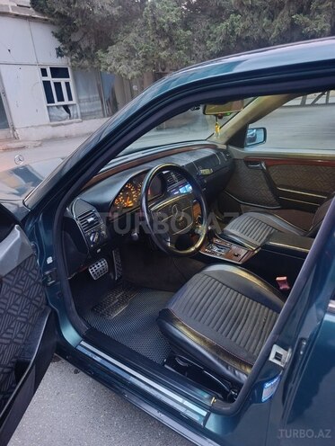 Mercedes C 220 1995, 290,000 km - 2.2 l - Bakı