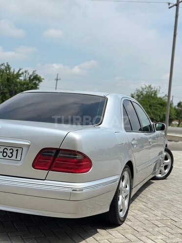 Mercedes E 240 2000, 302,785 km - 2.4 l - Göyçay